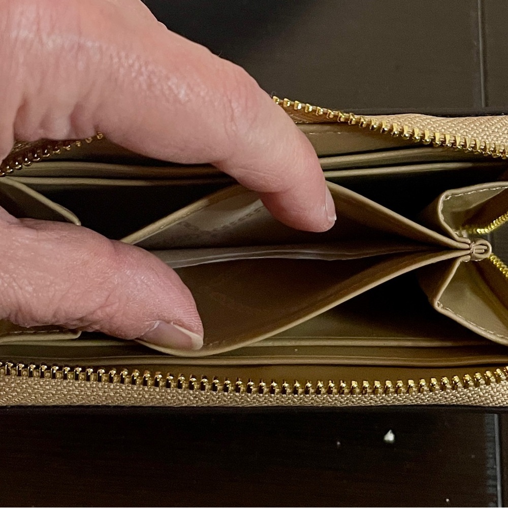 Michael Kors Women's Tri-Panel Peach Signature Wallet - Picture 4 of 4